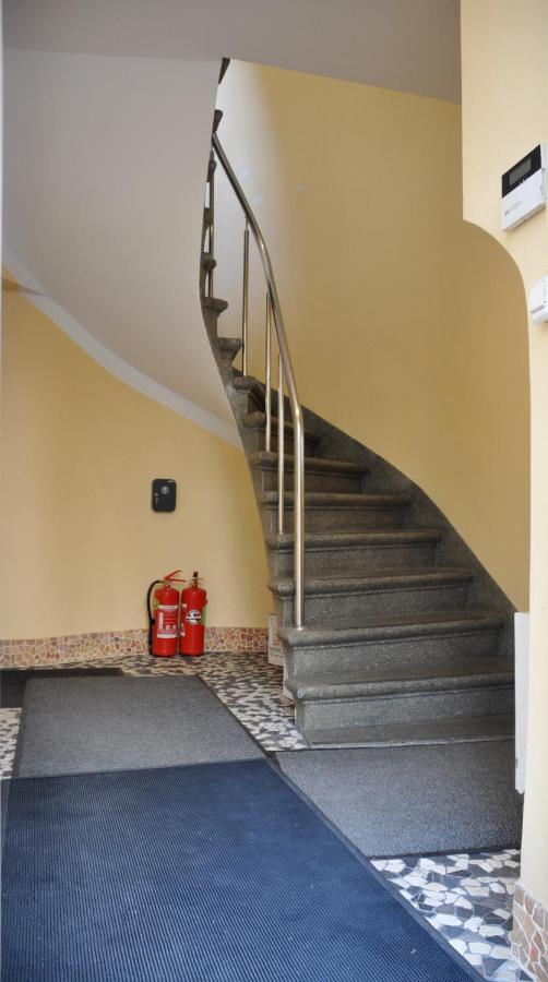 Center Quiet With Free Private Parking Apartament Ryga